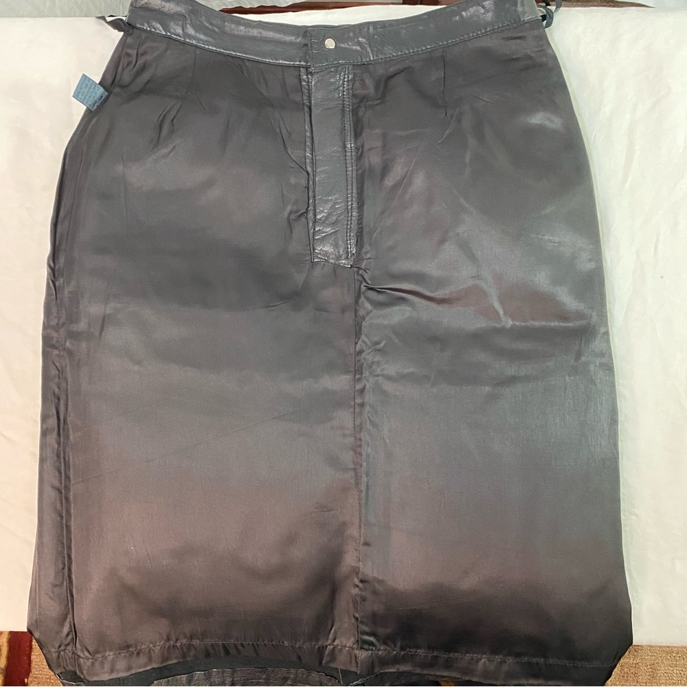 Lizwear Vintage Black Leather Pencil Skirt Size 12 Knee Length 1990s pockets - Picture 7 of 11